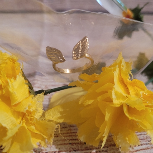 💍Wings Gold Cuff Ring ✨️ - Picture 6 of 8